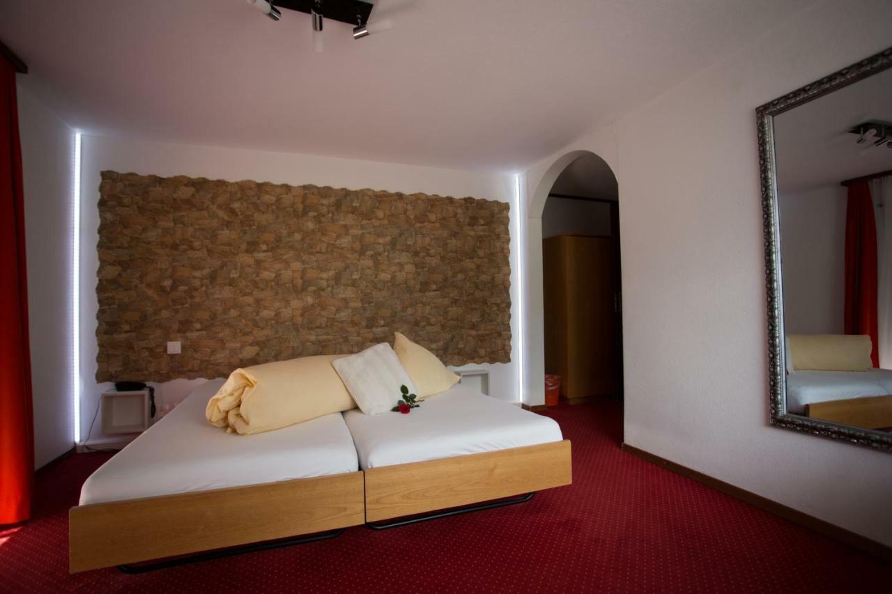 Hotel Eden Grachen Luaran gambar
